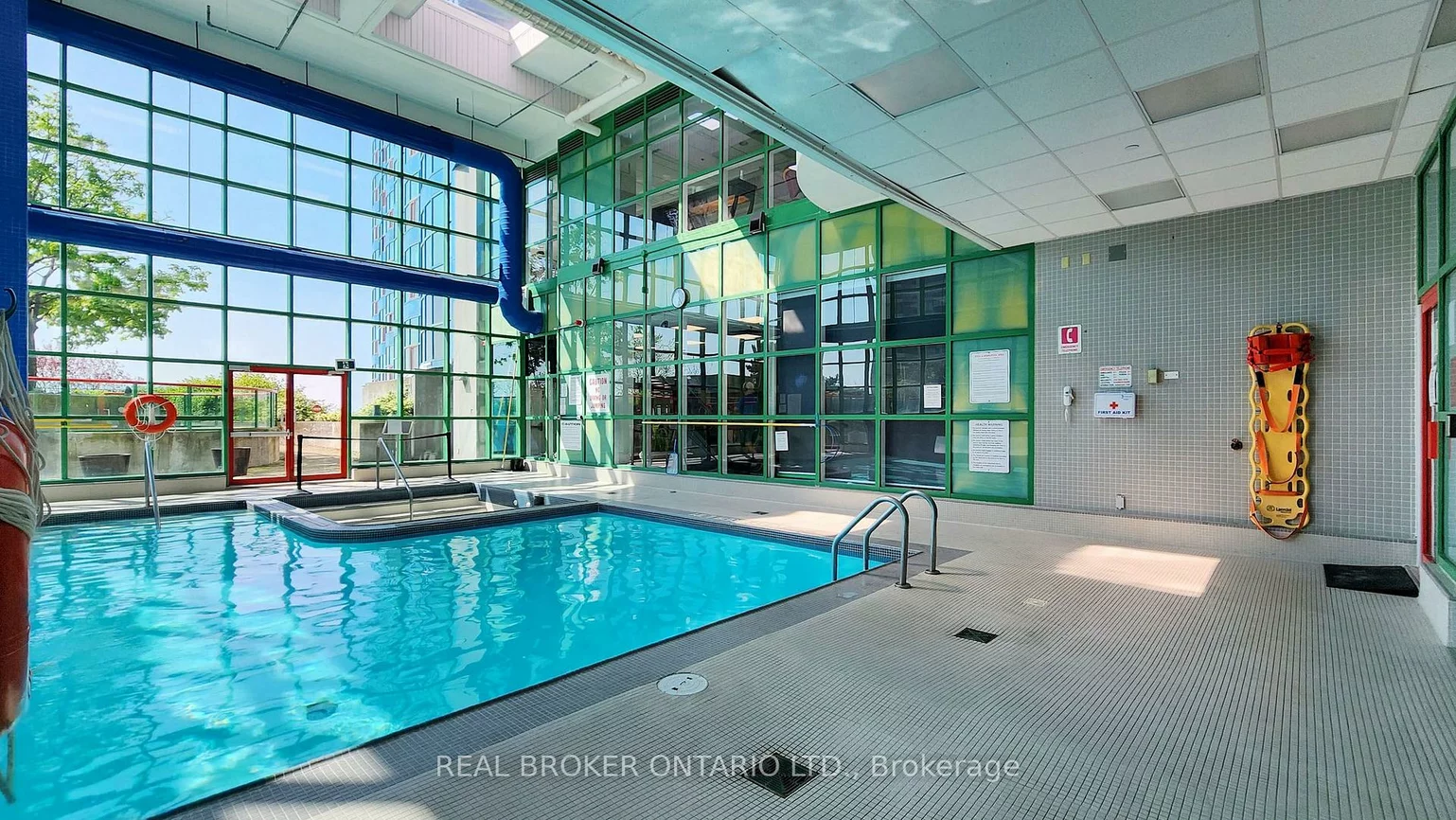 99, Harbour, Waterfront Communities C1, Toronto
