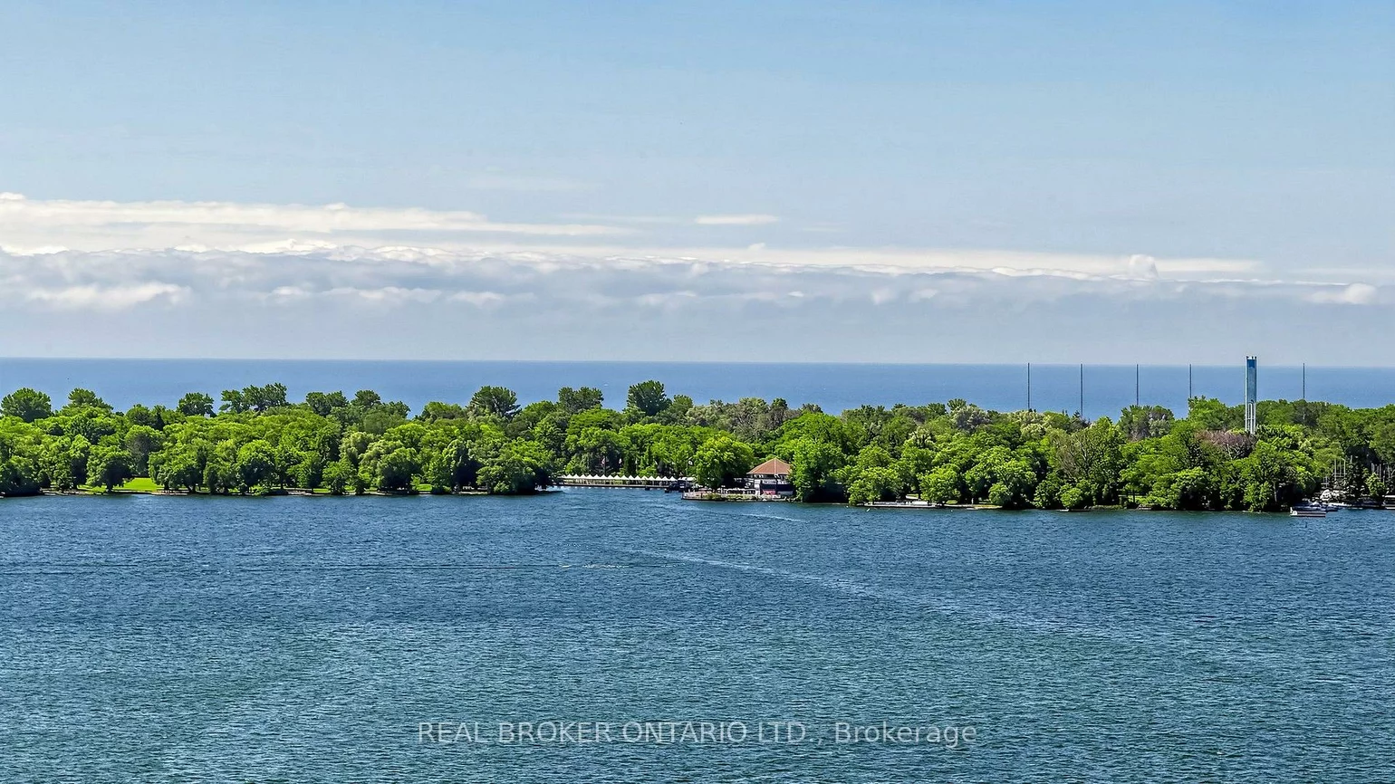 99, Harbour, Waterfront Communities C1, Toronto