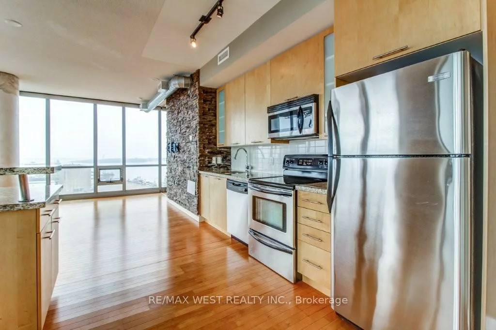 33, Mill, Waterfront Communities C8, Toronto