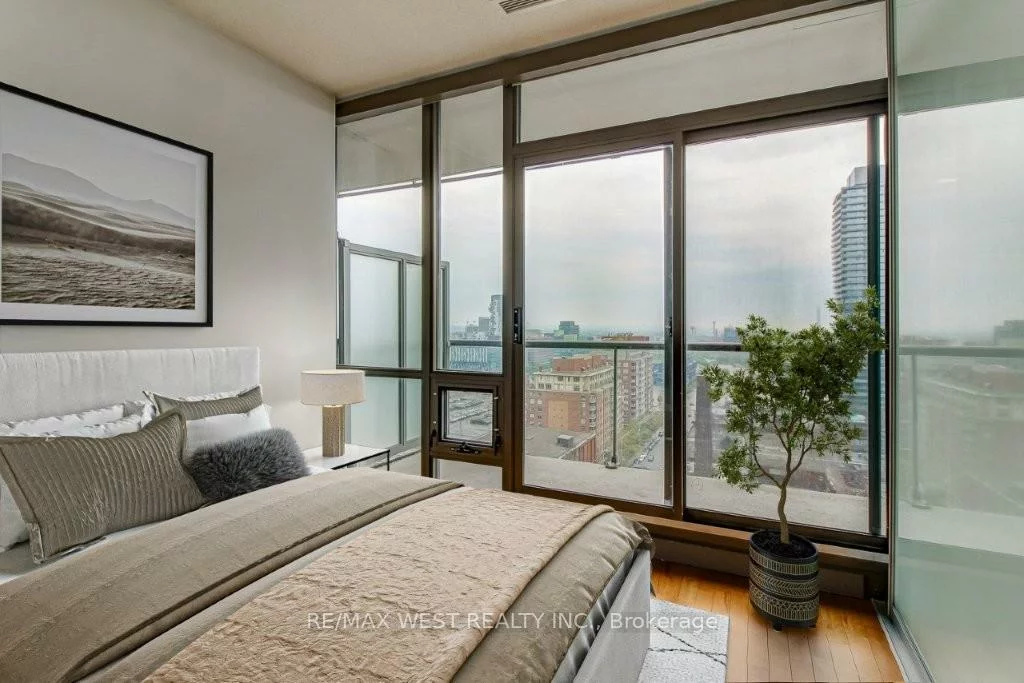 33, Mill, Waterfront Communities C8, Toronto