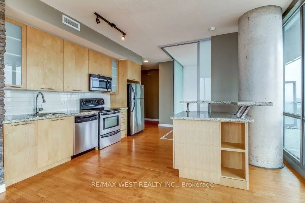 33, Mill, Waterfront Communities C8, Toronto