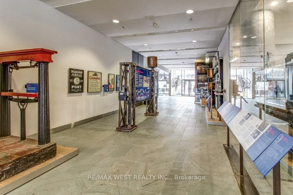 33, Mill, Waterfront Communities C8, Toronto