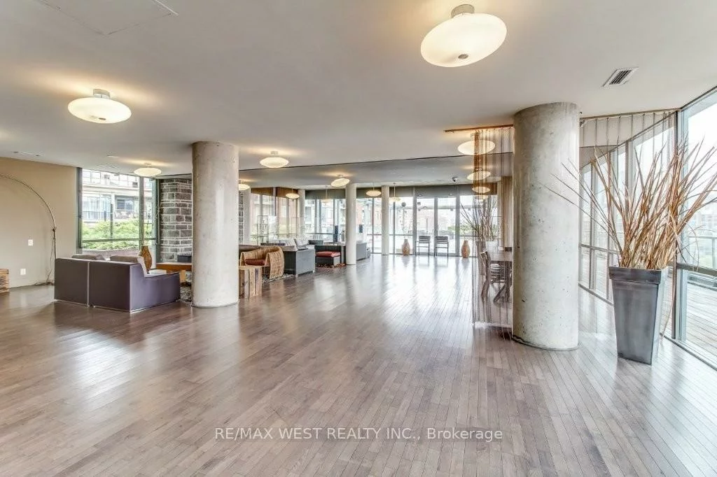 33, Mill, Waterfront Communities C8, Toronto
