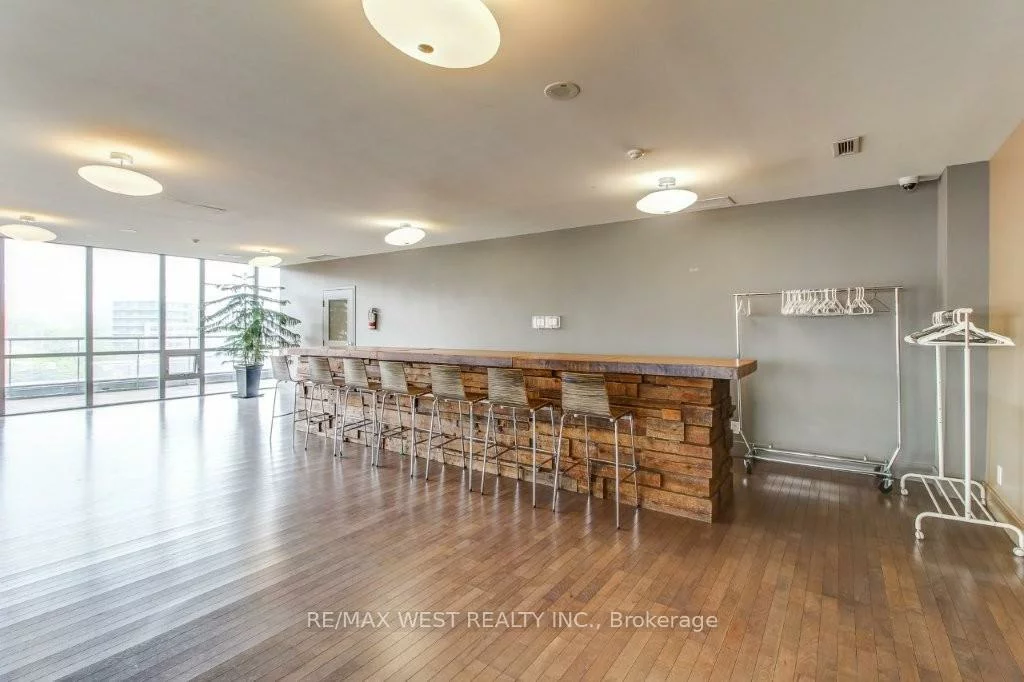 33, Mill, Waterfront Communities C8, Toronto