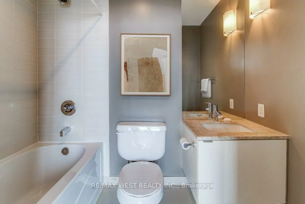 33, Mill, Waterfront Communities C8, Toronto