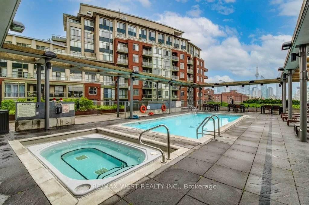 33, Mill, Waterfront Communities C8, Toronto