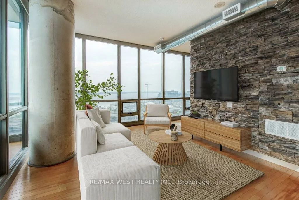 33, Mill, Waterfront Communities C8, Toronto