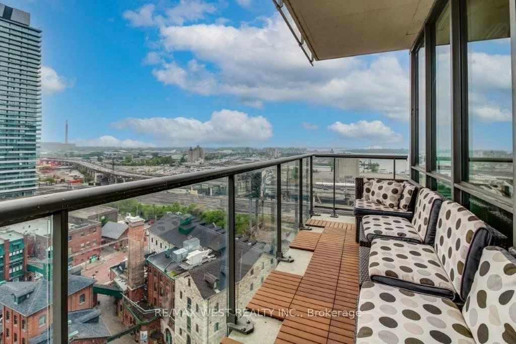 33, Mill, Waterfront Communities C8, Toronto