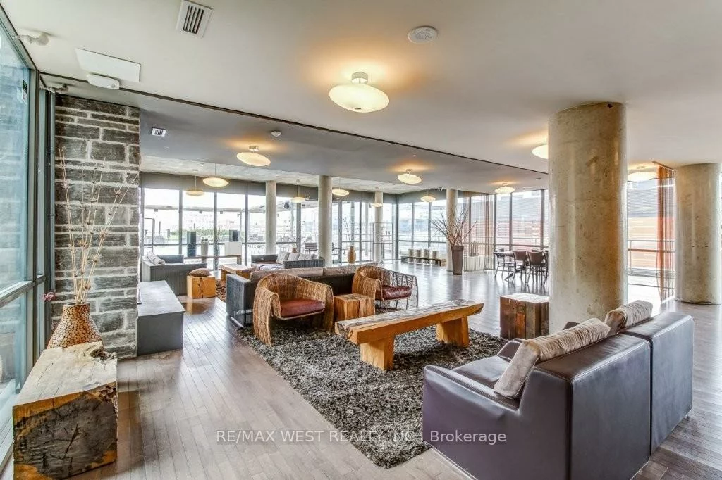 33, Mill, Waterfront Communities C8, Toronto