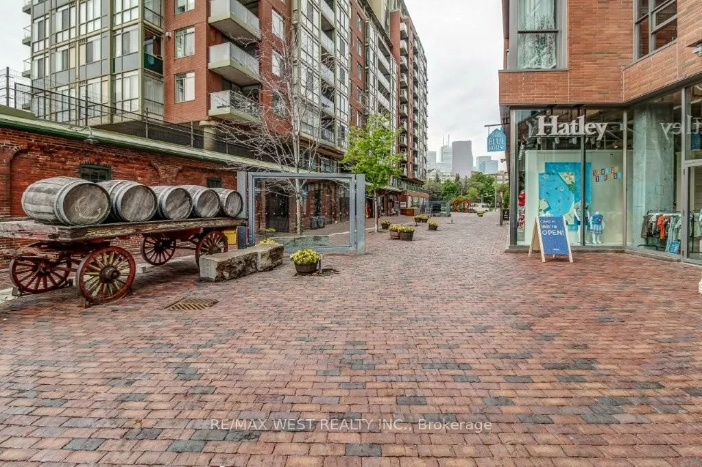 33, Mill, Waterfront Communities C8, Toronto