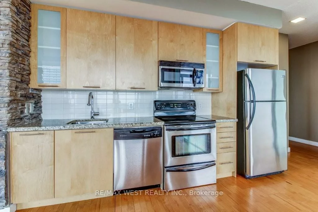 33, Mill, Waterfront Communities C8, Toronto
