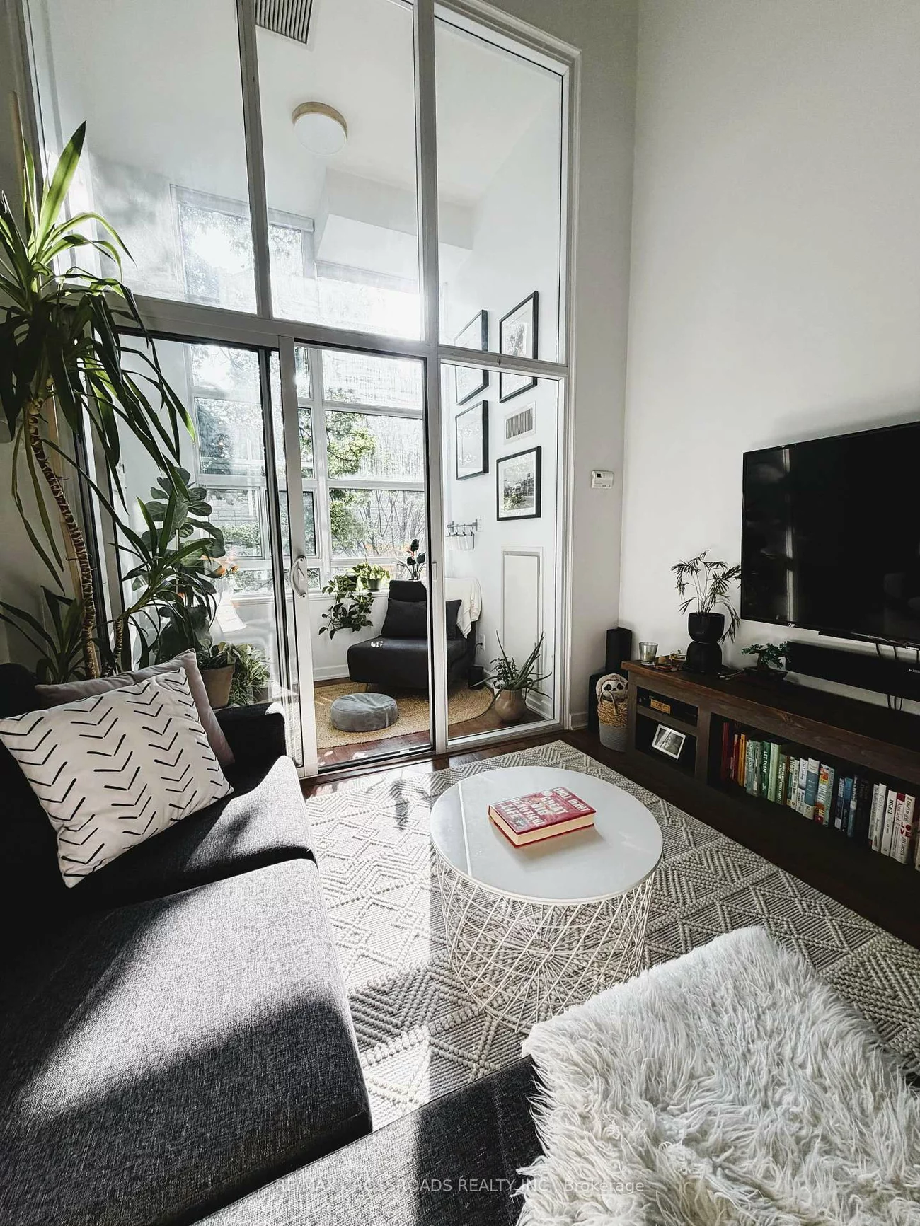 380, Macpherson, Casa Loma, Toronto