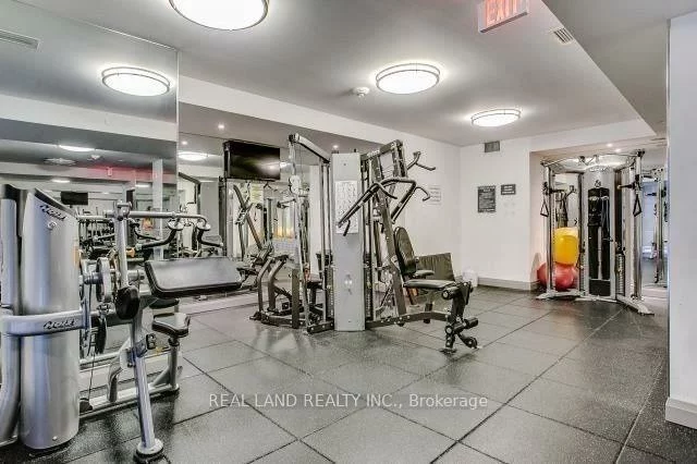 400, Adelaide, Moss Park, Toronto