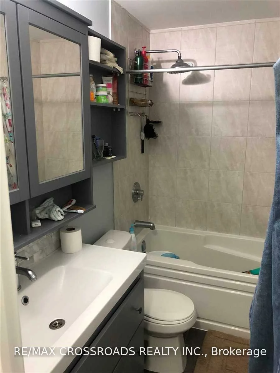 160, Vanderhoof, Thorncliffe Park, Toronto
