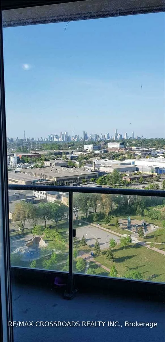 160, Vanderhoof, Thorncliffe Park, Toronto