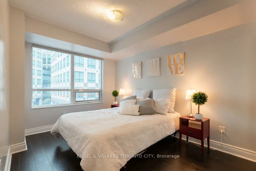20, Blue Jays, Waterfront Communities C1, Toronto