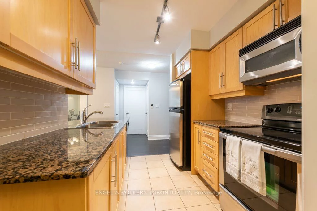20, Blue Jays, Waterfront Communities C1, Toronto