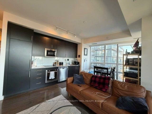 460, Adelaide, Moss Park, Toronto
