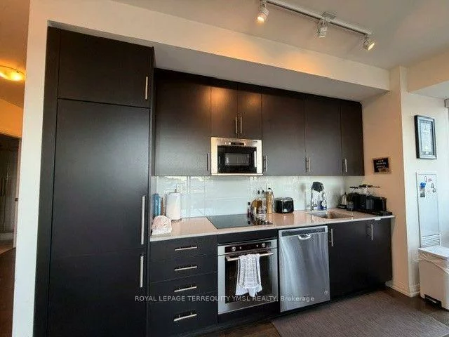 460, Adelaide, Moss Park, Toronto