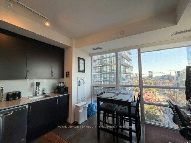 460, Adelaide, Moss Park, Toronto