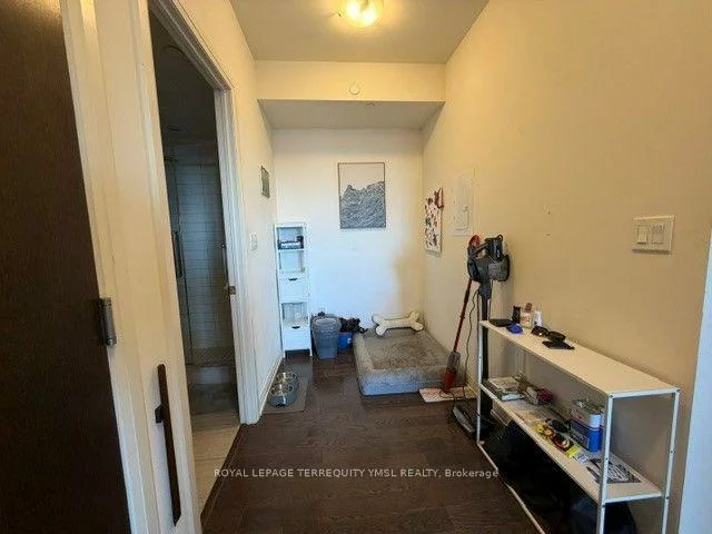 460, Adelaide, Moss Park, Toronto