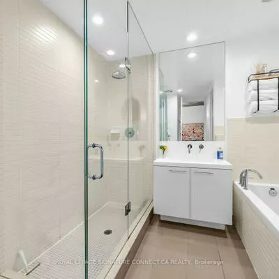 66, Portland, Waterfront Communities C1, Toronto