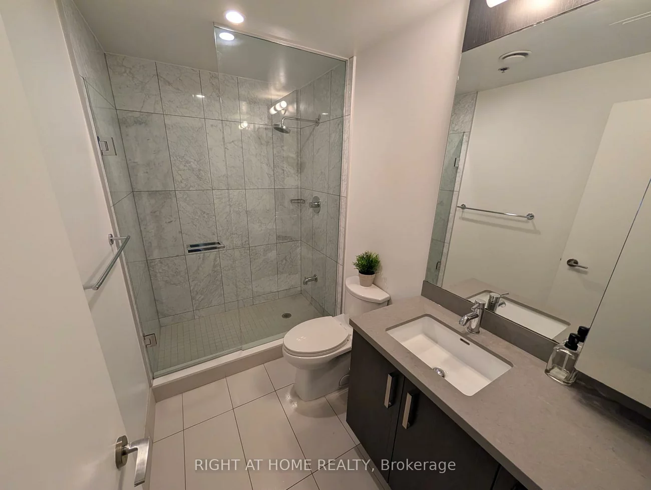 455, Front, Waterfront Communities C8, Toronto