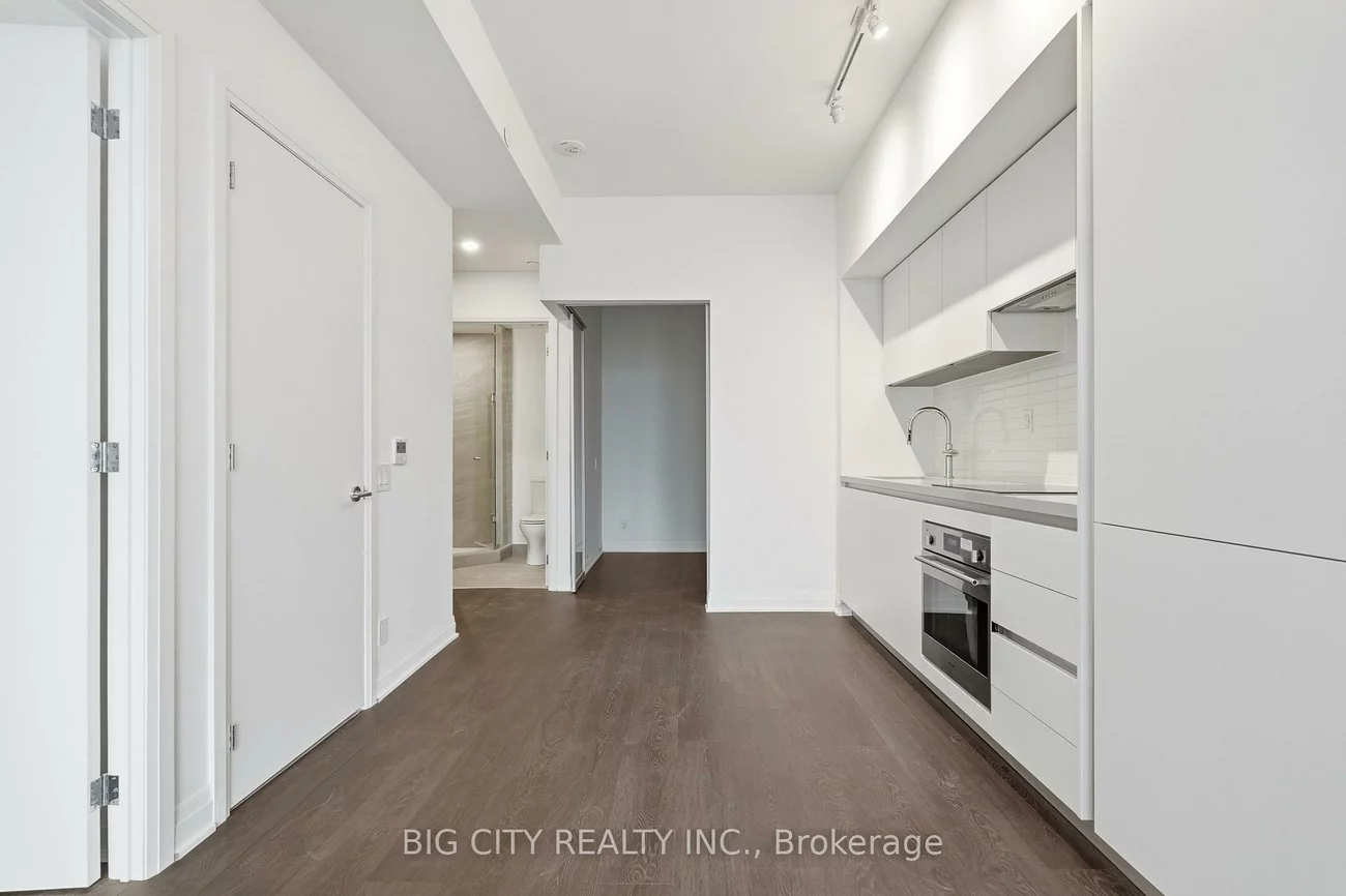 25, Frederick Todd, Thorncliffe Park, Toronto
