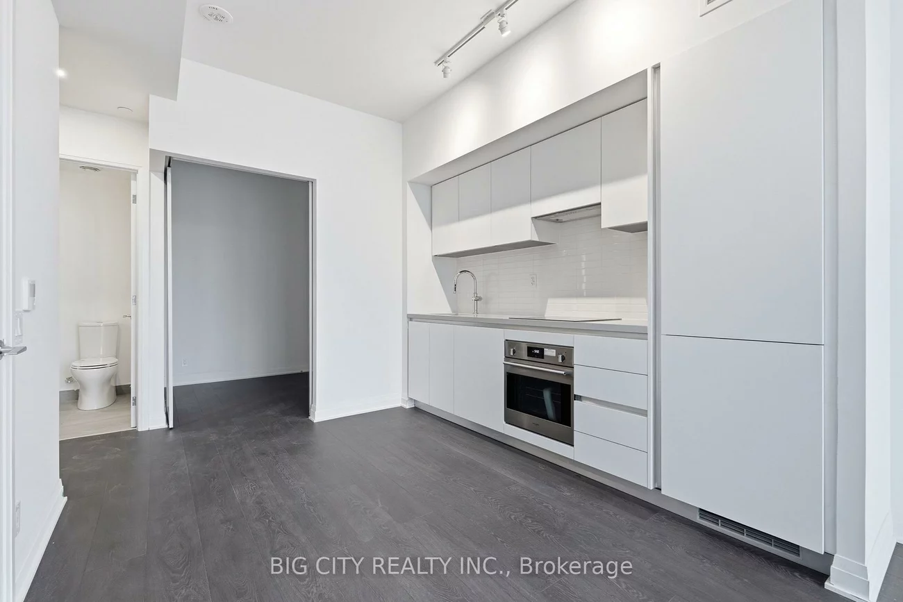 25, Frederick Todd, Thorncliffe Park, Toronto