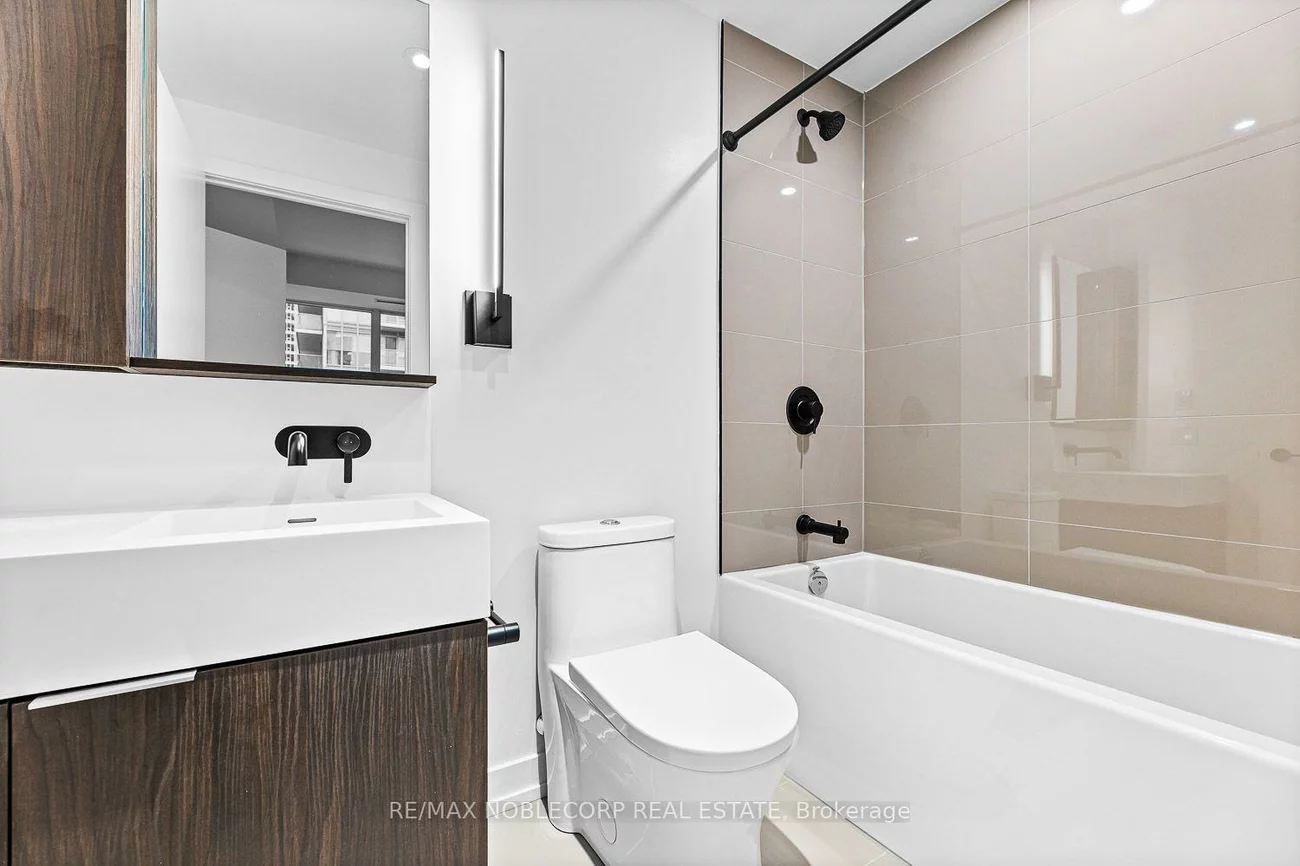 117, Broadway, Mount Pleasant West, Toronto