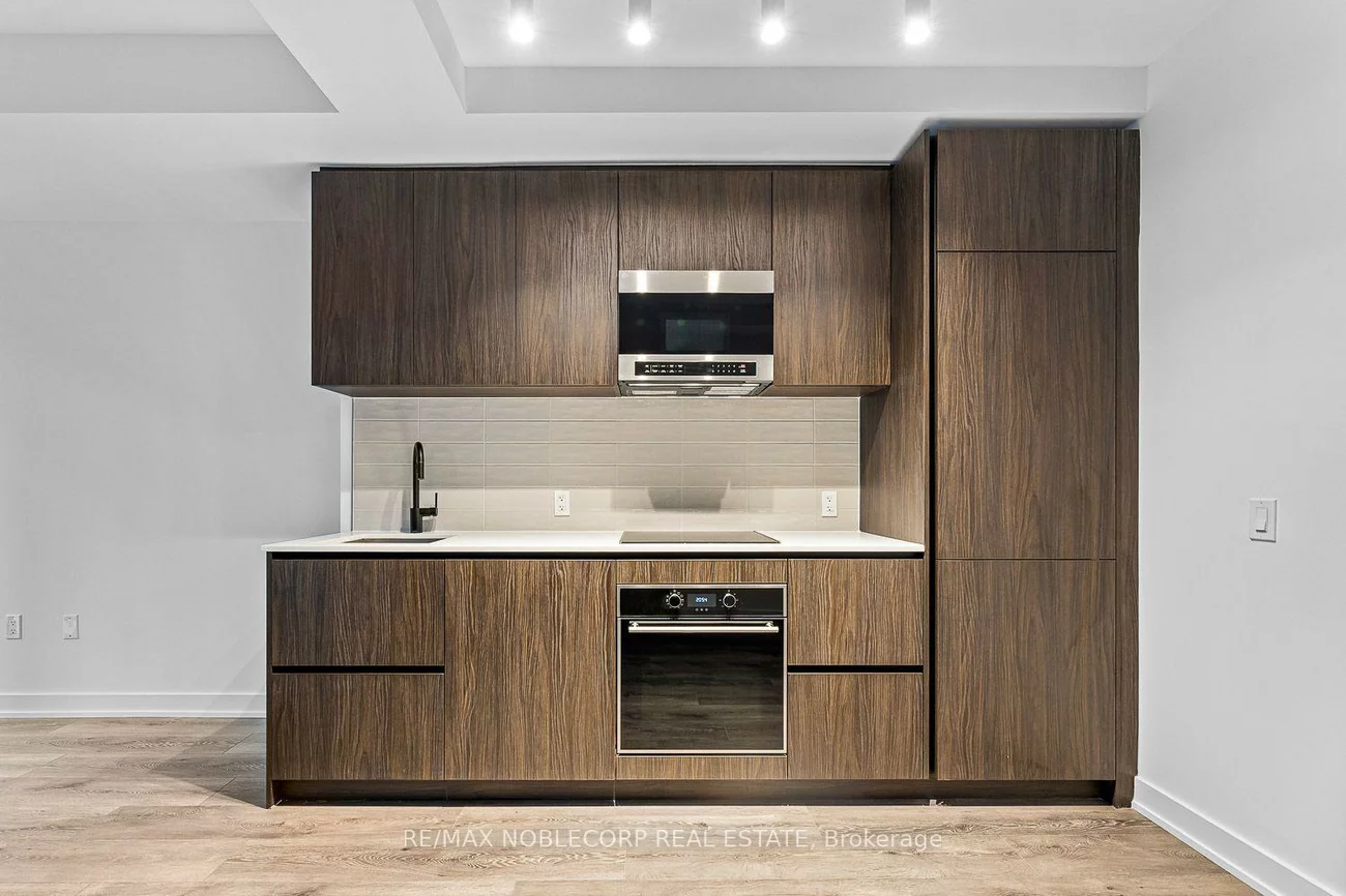117, Broadway, Mount Pleasant West, Toronto