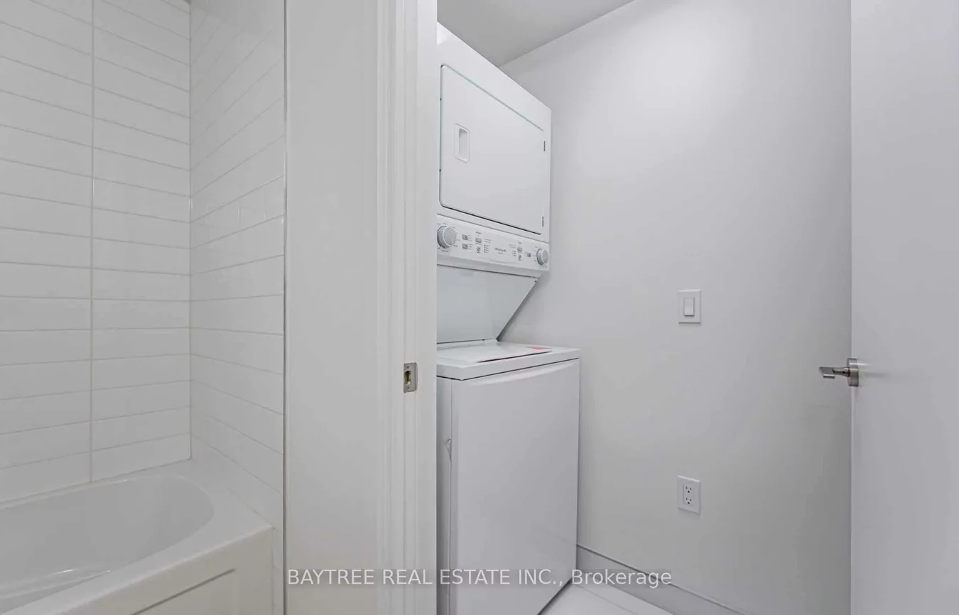 158, Front, Moss Park, Toronto