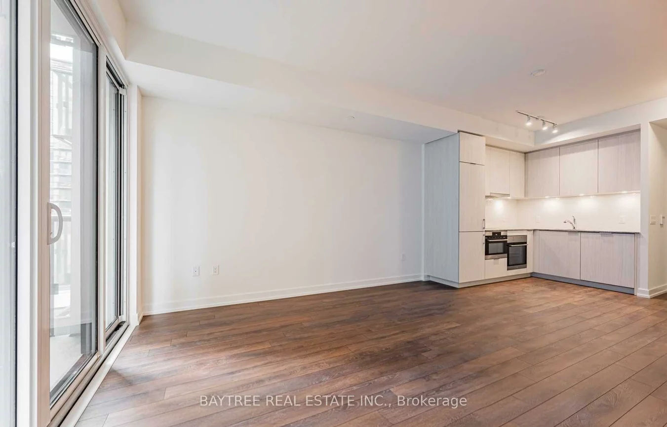 158, Front, Moss Park, Toronto