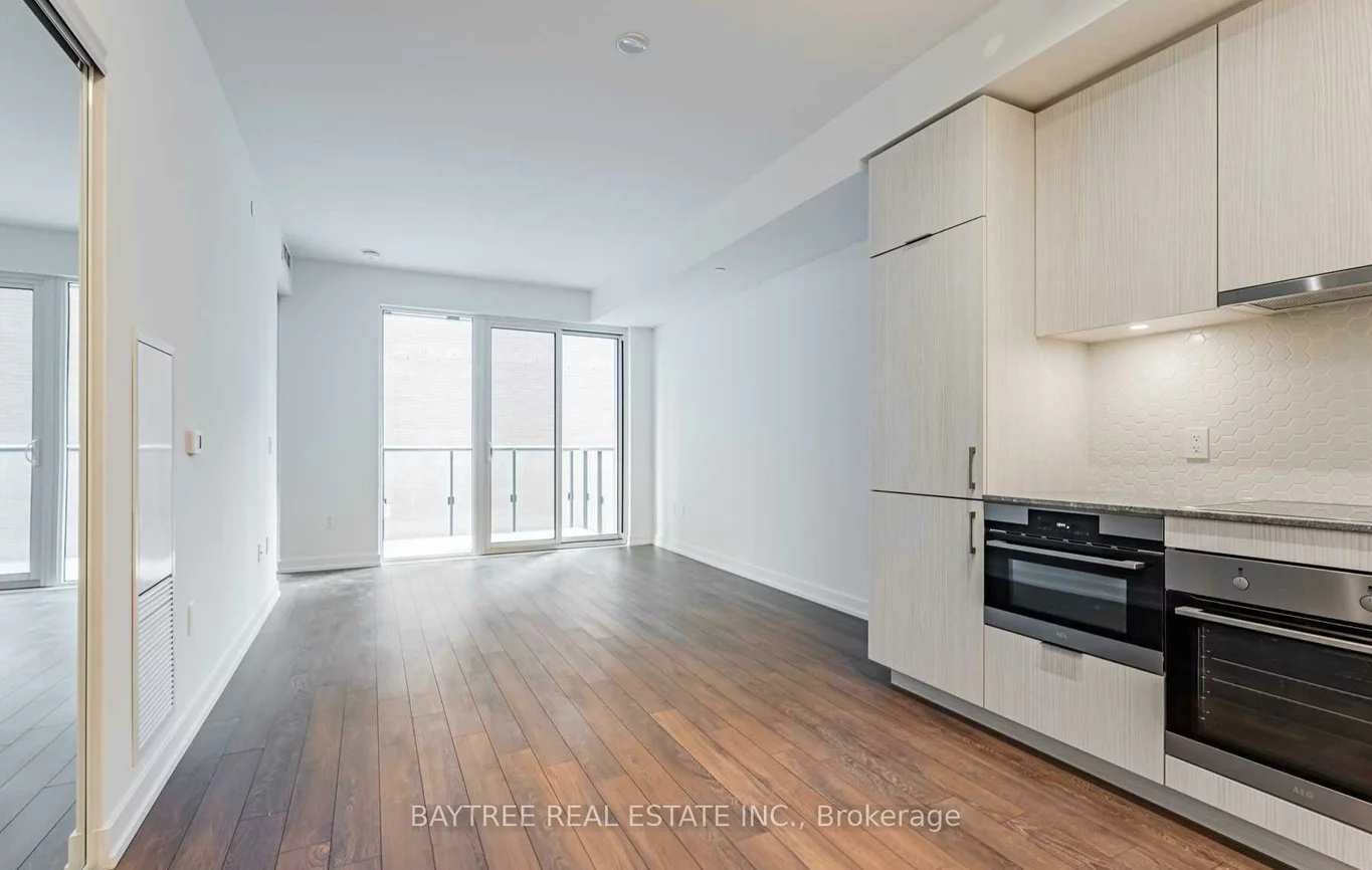 158, Front, Moss Park, Toronto