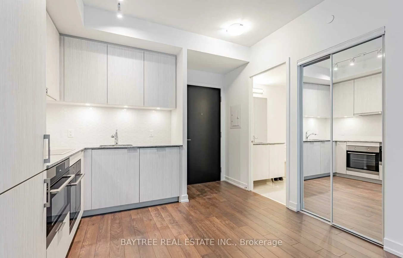 158, Front, Moss Park, Toronto