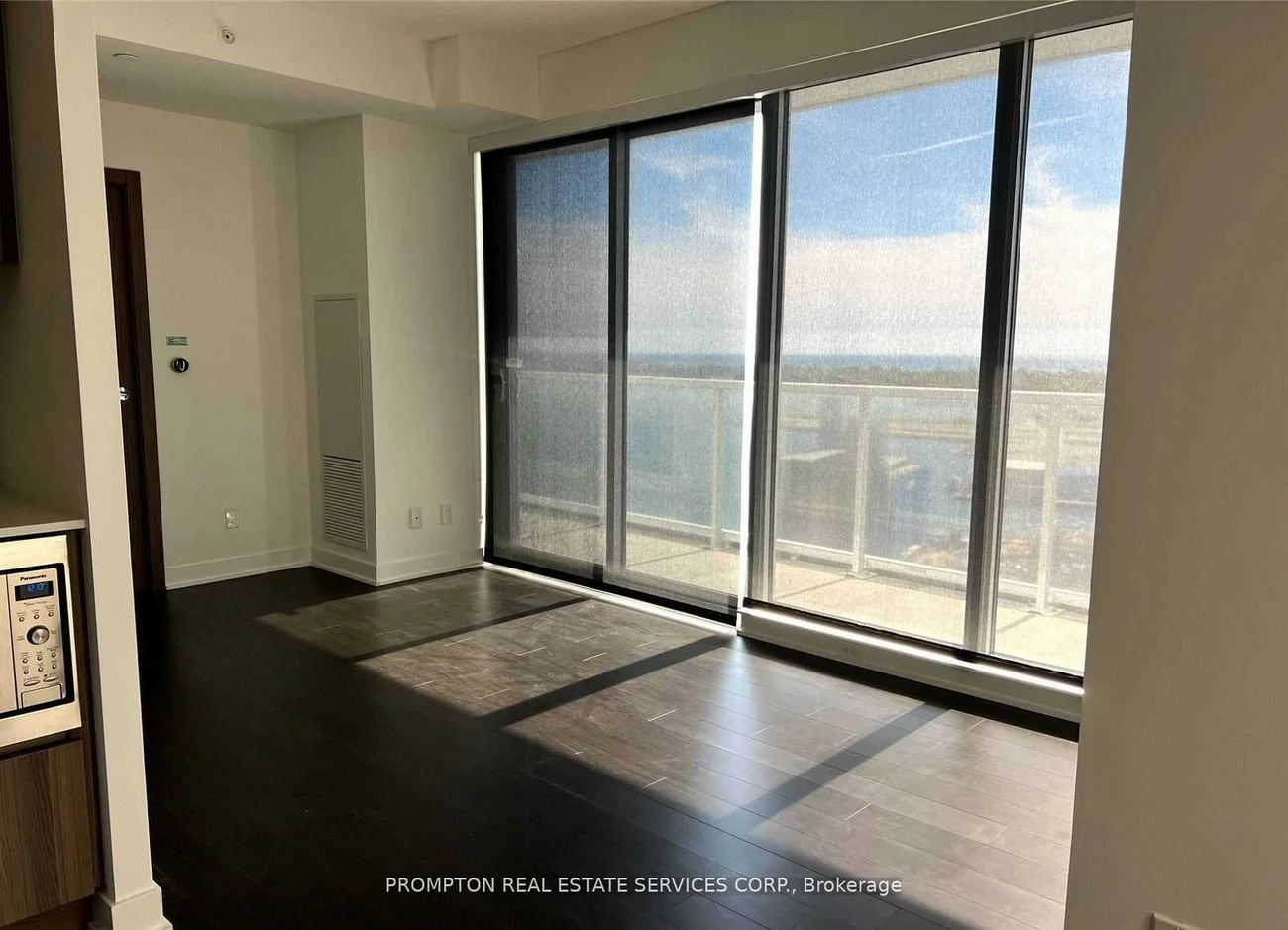 19, Bathurst, Waterfront Communities C1, Toronto