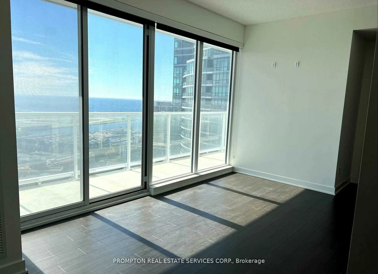 19, Bathurst, Waterfront Communities C1, Toronto