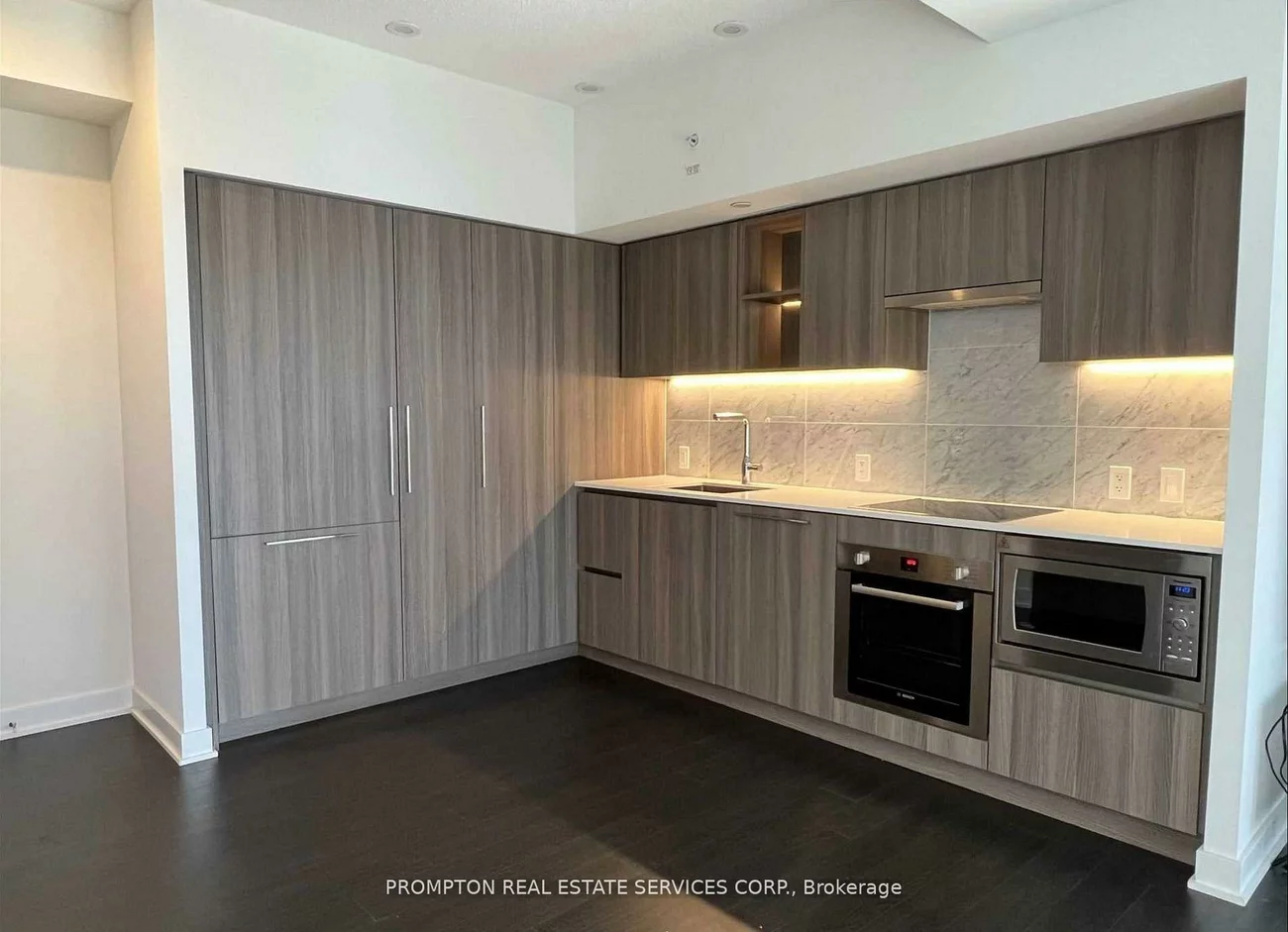 19, Bathurst, Waterfront Communities C1, Toronto