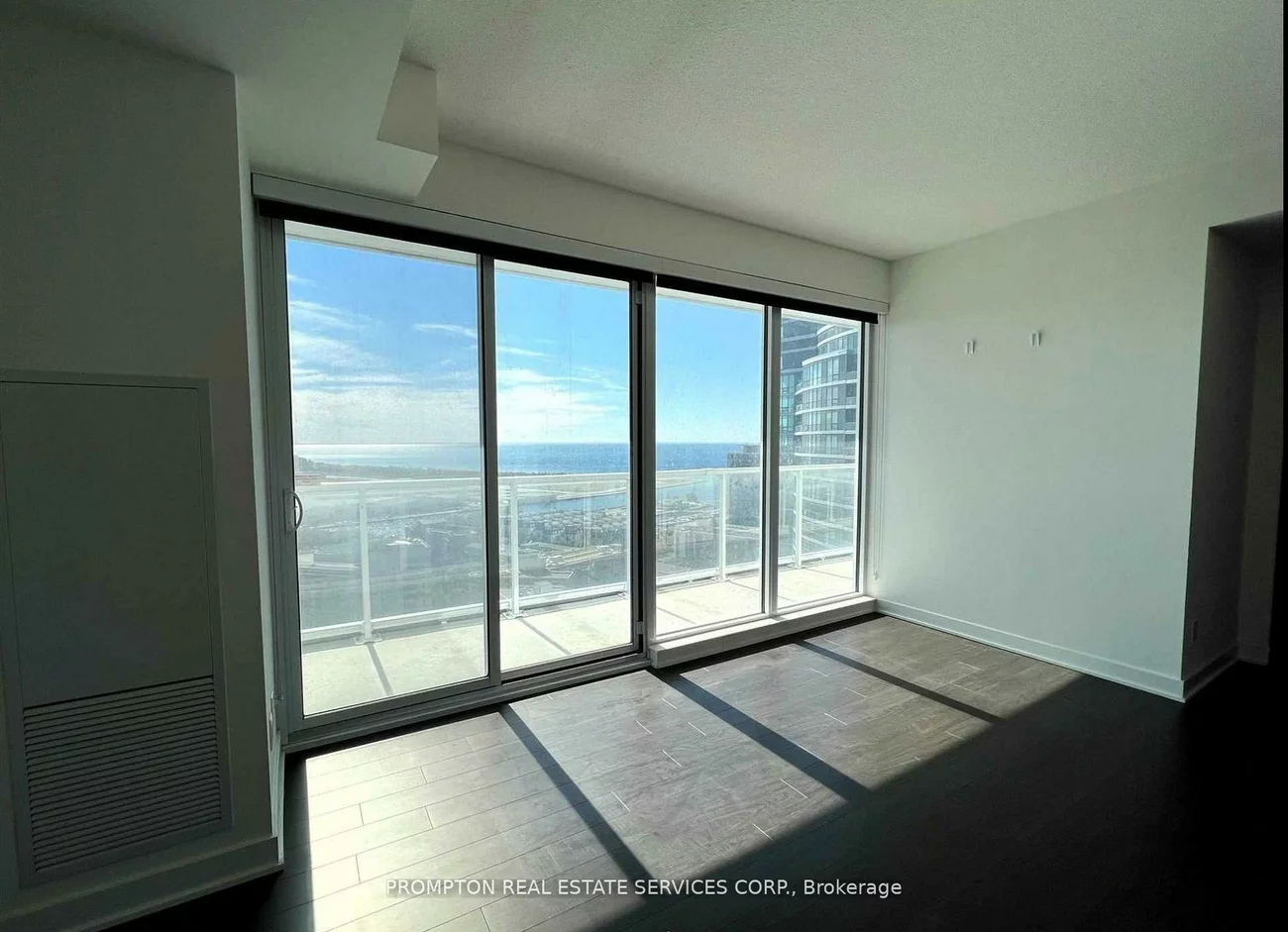 19, Bathurst, Waterfront Communities C1, Toronto