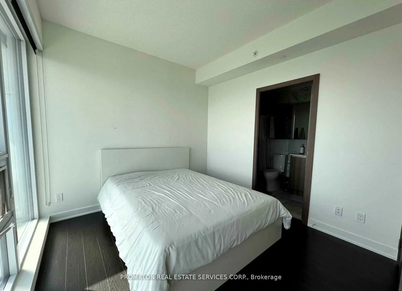 19, Bathurst, Waterfront Communities C1, Toronto