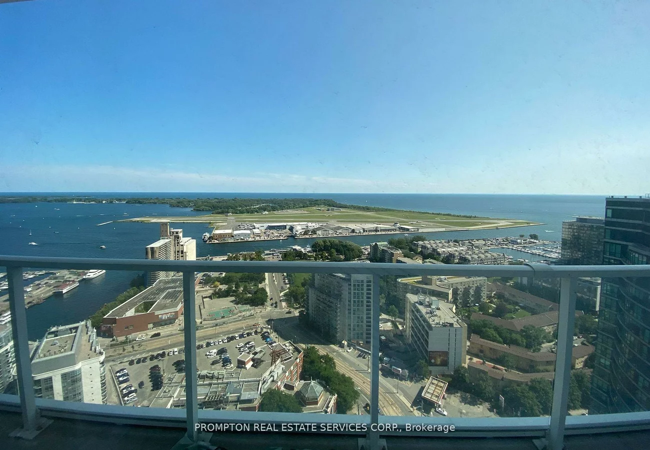 19, Bathurst, Waterfront Communities C1, Toronto