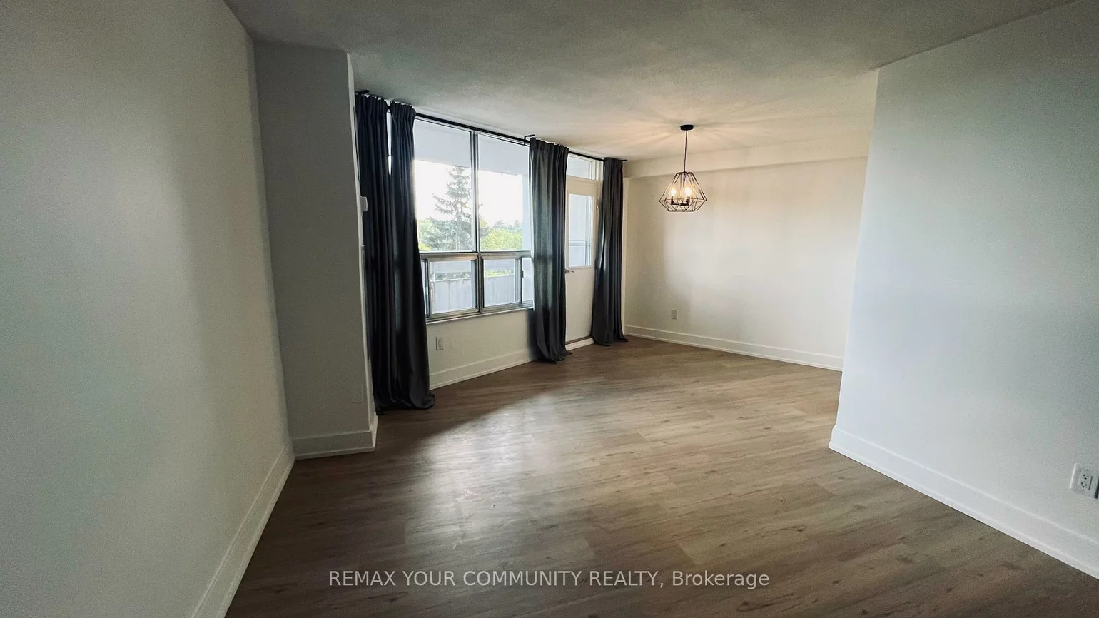 10, Edgecliff, Flemingdon Park, Toronto