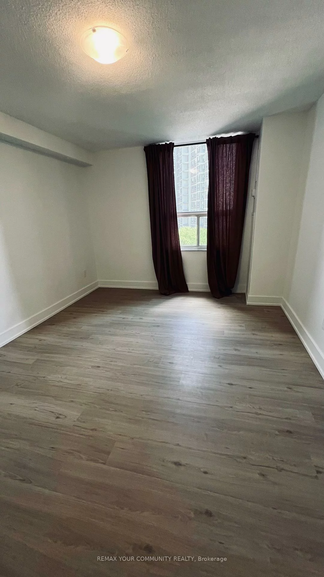 10, Edgecliff, Flemingdon Park, Toronto