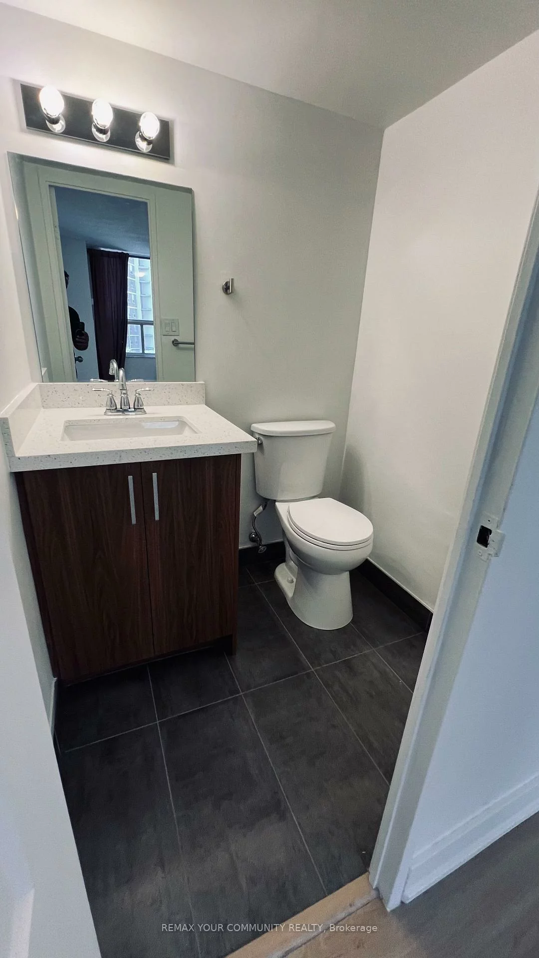 10, Edgecliff, Flemingdon Park, Toronto