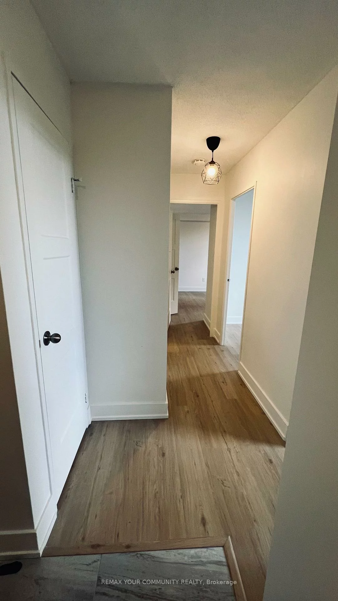 10, Edgecliff, Flemingdon Park, Toronto