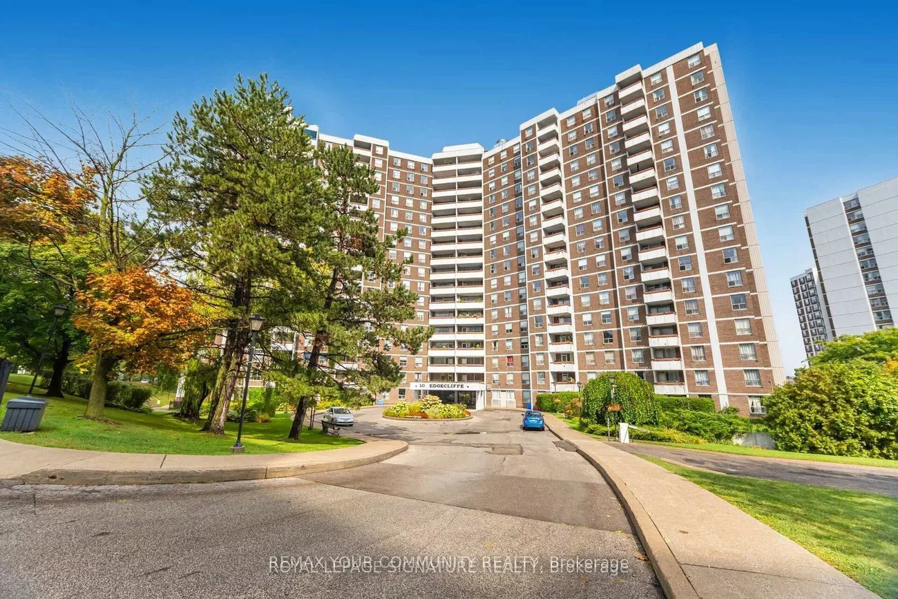 10, Edgecliff, Flemingdon Park, Toronto
