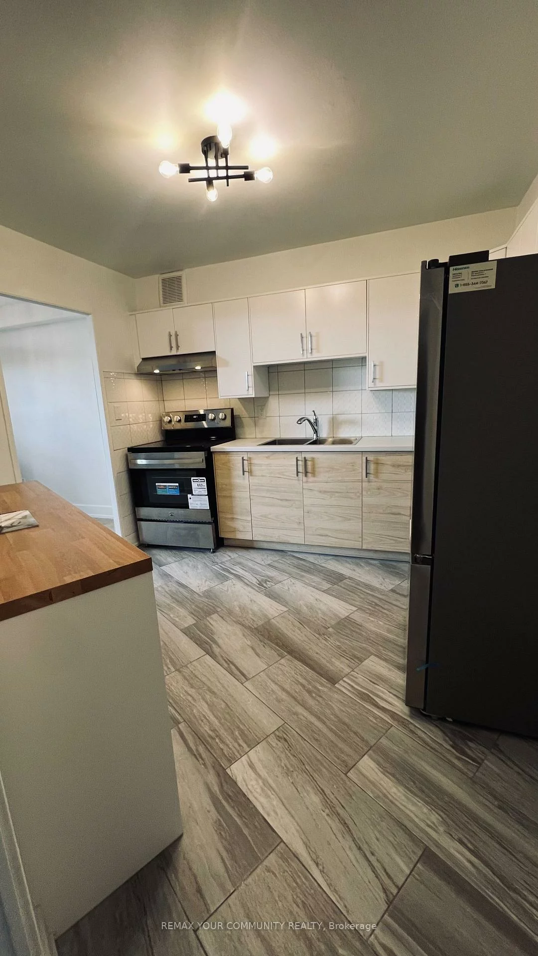 10, Edgecliff, Flemingdon Park, Toronto