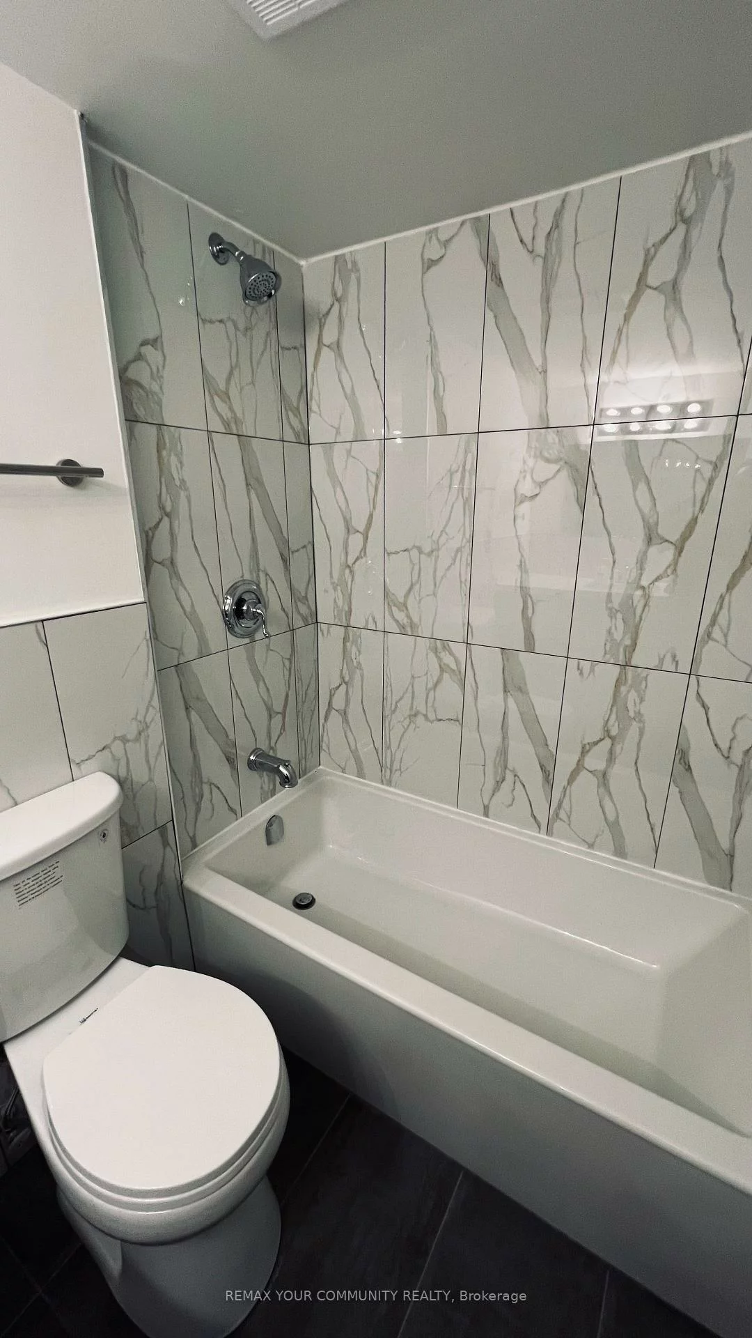 10, Edgecliff, Flemingdon Park, Toronto