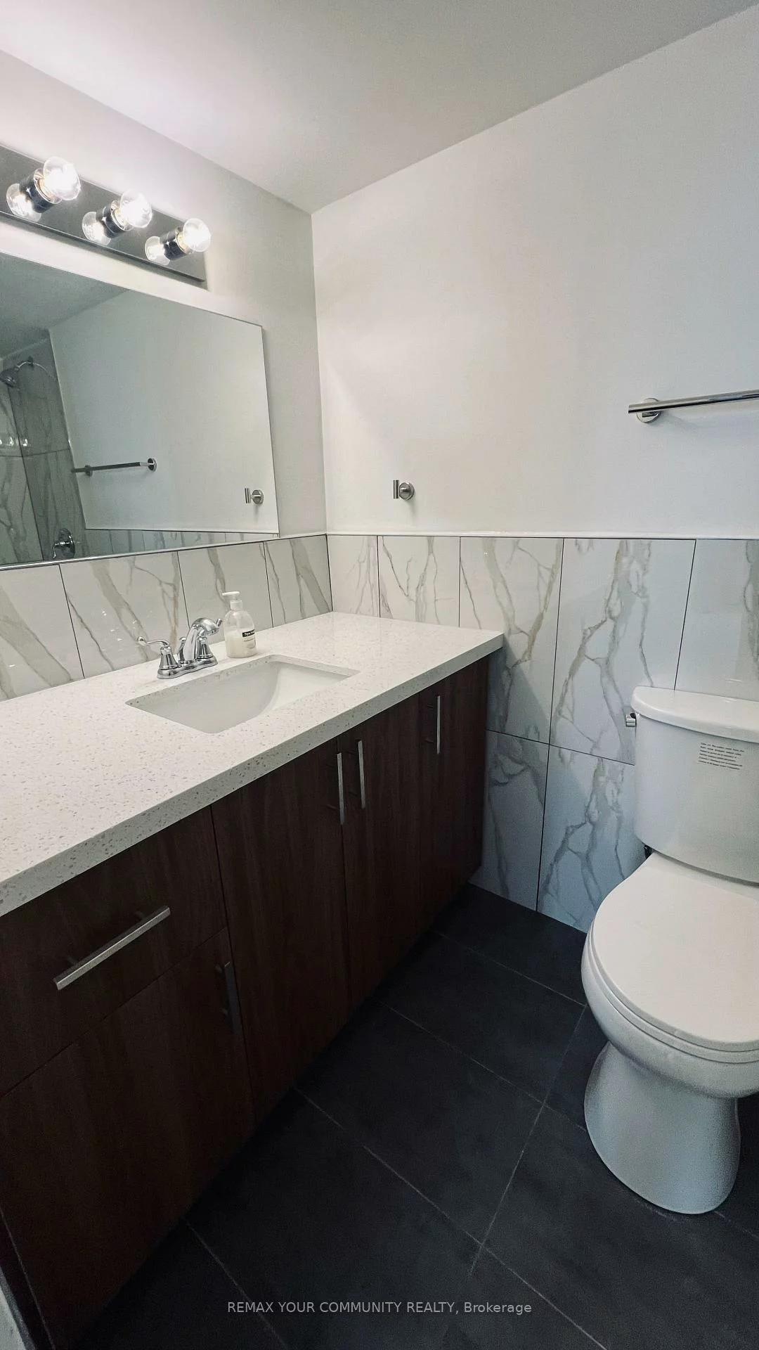 10, Edgecliff, Flemingdon Park, Toronto