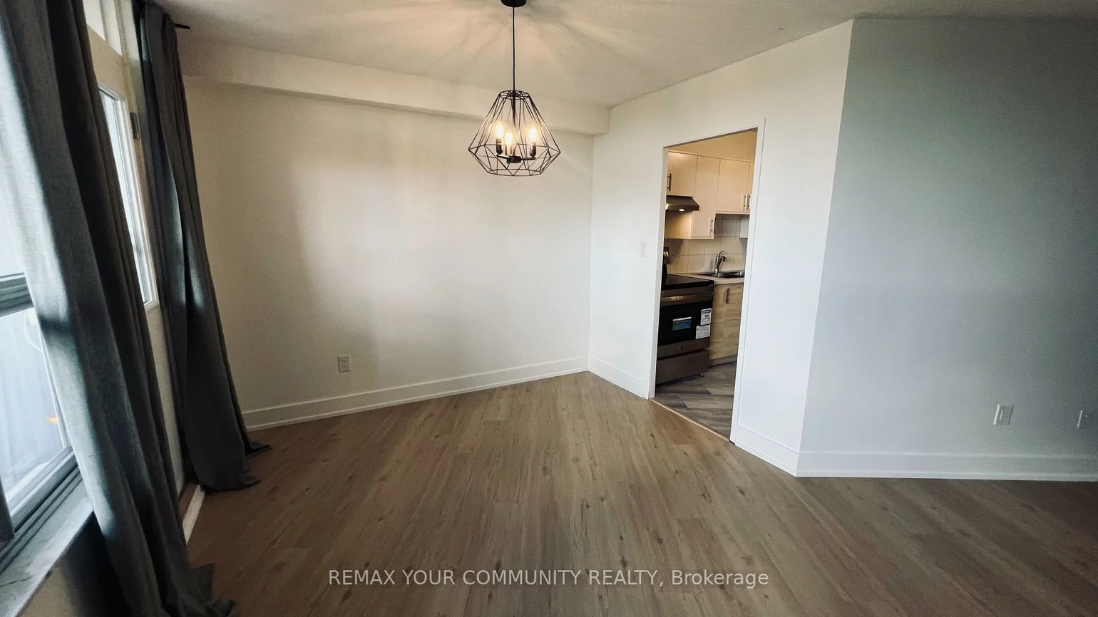 10, Edgecliff, Flemingdon Park, Toronto